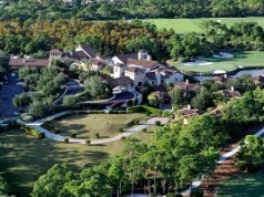 The Bear’s Club, co-developed by golf legend Jack Nicklaus.