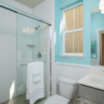 Light blue bathrooms Homes with light pale blue to soft periwinkle blue bathrooms sold for $5,440 more than expected.