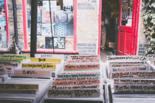 https://pixabay.com/en/records-album-vinyl-retro-soul-1148927/ records