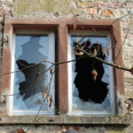 Melanie Simon from Pixabay /window-679558_1280