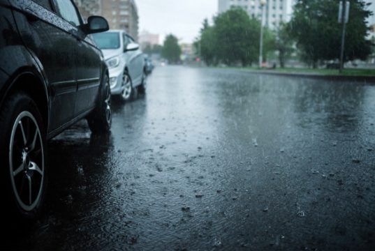 https://www.freepik.com/premium-photo/heavy-downpour-city-city-street-flooded-with-rain-water-pipe_8458693.htm#query=heavy%20downpour&position=16