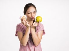 https://www.freepik.com/free-photo/woman-choosing-apple-cupcake_5200542.htm#page=2&query=weight+loss&position=27
