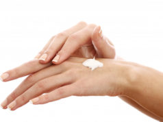 https://www.freepik.com/free-photo/beautiful-hands-with-cream_6900944.htm#query=hand-cream&position=24