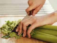 https://www.freepik.com/free-photo/chef-cutting-celery_10095929.htm#page=1&query=celery&position=29