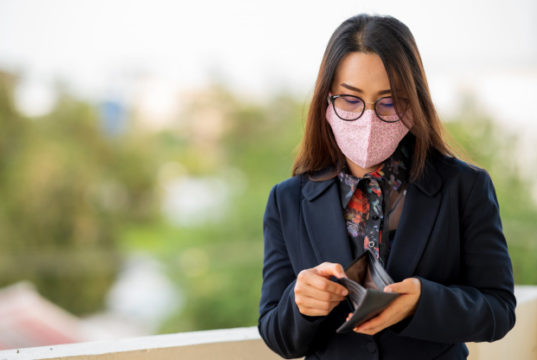 https://www.freepik.com/premium-photo/economic-crisis-due-viral-diseases-causing-people-lose-their-jobs_7600960.htm#page=3&query=covid+bankrupt&position=2
