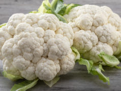 https://www.freepik.com/premium-photo/fresh-ripe-organic-cauliflower-wooden-background-healthy-eating_6312956.htm#page=2&query=cauliflower&position=21