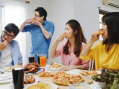 https://www.freepik.com/free-photo/happy-young-friends-group-having-lunch-home-asia-family-party-eating-pizza-food-laughing-enjoying-meal-while-sitting-dining-table-together-house-celebration-holiday-togetherness_10074944.htm#page=1&query=family%20eating%20pizza&position=36
