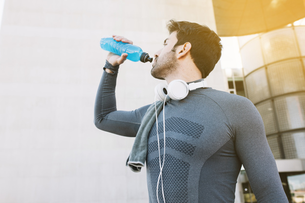 https://www.freepik.com/free-photo/sportsman-drinking-water_1744760.htm#page=1&query=workout%20drink&position=23