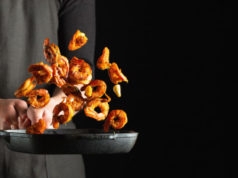 https://www.freepik.com/premium-photo/professional-chef-prepares-shrimps-langoustines_5764091.htm