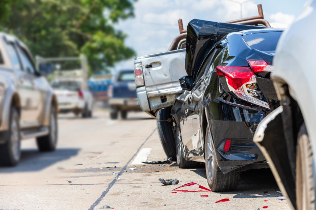 freepik/accident-involving-many-cars-road_30478-5041 https://www.freepik.com/premium-photo/accident-involving-many-cars-road_6827680.htm#page=2&query=car+accident&position=9