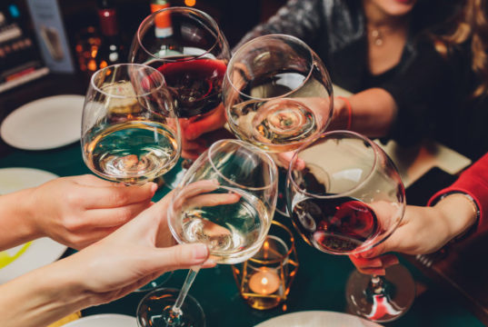 https://www.freepik.com/premium-photo/clinking-glasses-with-alcohol-toasting_5917440.htm#page=1&query=wine&position=26