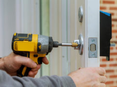 https://www.freepik.com/premium-photo/handyman-using-drill-installing-lock-door-house_9020646.htm#page=2&query=locksmith&position=15