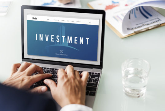 https://www.freepik.com/free-photo/real-estate-building-icon-concept_2862242.htm#page=3&query=online+investing&position=1