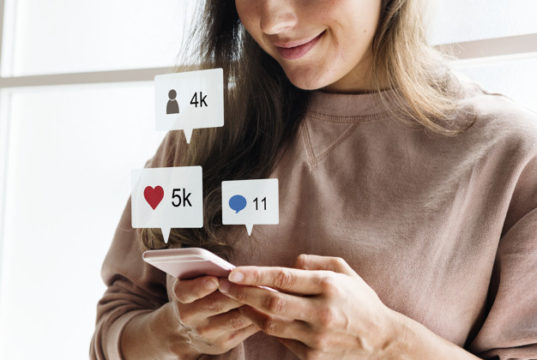 https://www.freepik.com/free-photo/woman-using-smartphone-social-media-conecpt_3213015.htm#page=1&query=social%20media&position=44