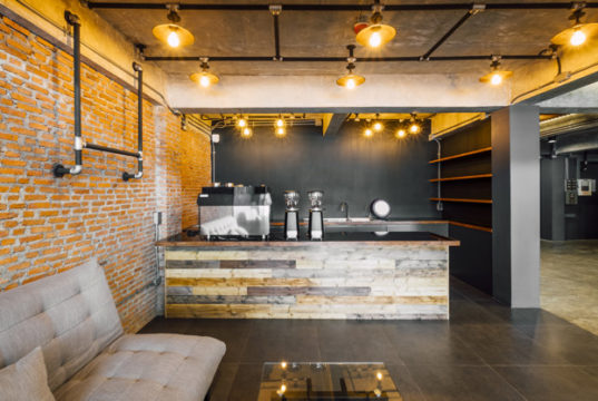 https://www.freepik.com/free-photo/cafe-bar-hotel-loft-style_4690095.htm#query=store%20lighting&position=1