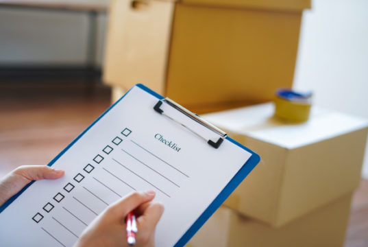 https://www.freepik.com/premium-photo/close-up-hand-with-checklist-cardboard-box-before-moving-new-location_7777484.htm#page=3&query=moving+plan&position=22