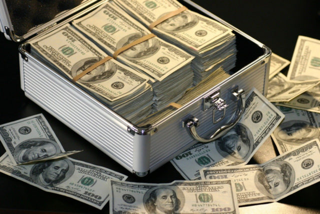https://pixabay.com/photos/money-dollars-success-business-1428594/