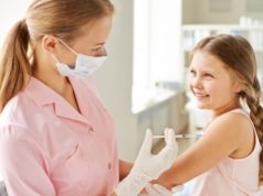https://www.freepik.com/free-photo/nurse-injecting-smiling-girl_854550.htm#page=1&query=smile%20injection&position=0