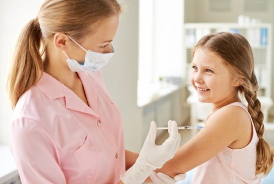 https://www.freepik.com/free-photo/nurse-injecting-smiling-girl_854550.htm#page=1&query=smile%20injection&position=0