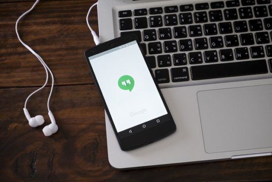 https://www.freepik.com/premium-photo/smartphone-laptop-keyboard_1273569.htm#page=1&query=google%20hangout&position=8