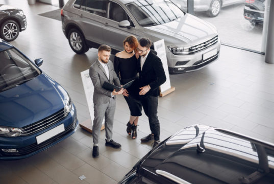 https://www.freepik.com/free-photo/stylish-elegant-couple-car-salon_5003334.htm#page=2&query=car+buying&position=34