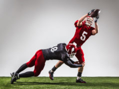 https://www.freepik.com/free-photo/two-american-football-players-action_8679357.htm#page=3&query=football+american&position=8