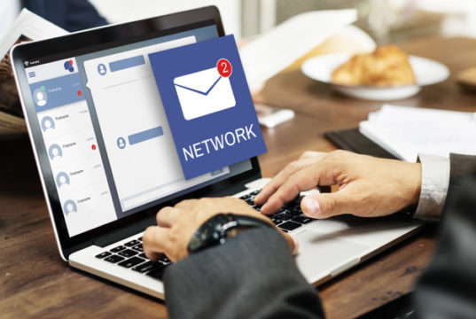 https://www.freepik.com/free-photo/letter-envelop-message-notification-concept_2760084.htm#page=1&query=business%20email&position=33