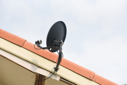 https://www.freepik.com/premium-photo/satellite-dish-tv-antennas-house-roof-dish-communication_7654483.htm