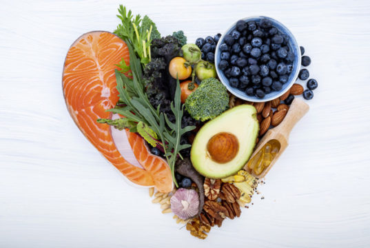 https://www.freepik.com/premium-photo/heart-shape-ketogenic-low-carbs-diet-concept_6000160.htm#page=1&query=heart%20healthy%20meal&position=17