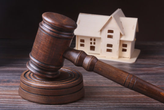 https://www.freepik.com/premium-photo/house-auction_5001486.htm#page=4&query=bankruptcy+home&position=49