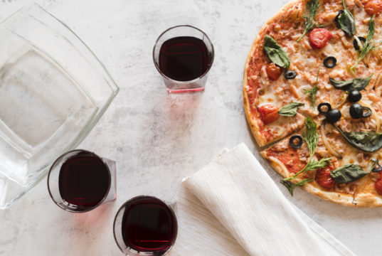 https://www.freepik.com/free-photo/top-view-pizza-with-glasses-vine_4394196.htm#page=1&query=pizzeria+wine&position=4