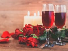 https://www.freepik.com/free-photo/wine-glasses-with-lighted-candles-bouquet-roses_1012562.htm#page=4&query=valentine+wine&position=1