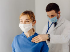 https://www.freepik.com/free-photo/doctor-examines-patient-medicine-health-care-concept_7458707.htm#page=1&query=covid%20doctor%20visit&position=0