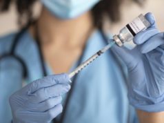 https://www.freepik.com/premium-photo/female-doctor-preparing-vaccine-patient_12892243.htm