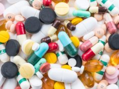 https://www.freepik.com/free-photo/packings-pills-capsules-medicines_1178867.htm#page=1&query=pills&position=16