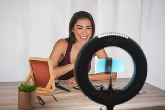 https://www.freepik.com/premium-photo/young-influencer-woman-creating-social-media-videos-with-smartphone-camera-while-putting-make-up_7669386.htm
