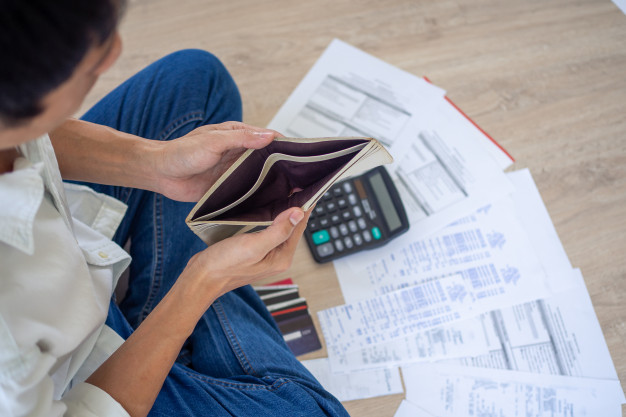 business-men-open-money-bags-without-money_112699-782 https://www.freepik.com/premium-photo/business-men-open-money-bags-without-money_8846112.htm#page=2&query=debt&position=29