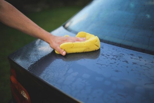 https://pixabay.com/photos/cleaning-washing-carwash-sponge-791542/