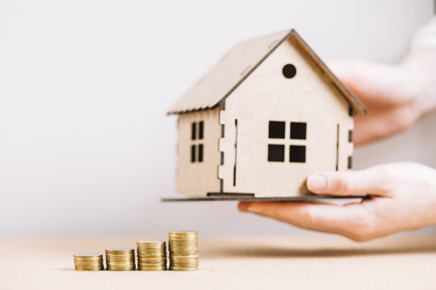 https://www.freepik.com/free-photo/crop-hand-holding-house-near-coins_2172368.htm#page=1&query=mortgage&position=28