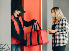 https://www.freepik.com/free-photo/delivery-man-medic-mask-with-woman_8819656.htm#page=1&query=food%20delivery&position=36