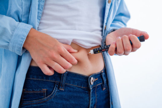 https://www.freepik.com/premium-photo/diabetic-patient-makes-insulin-injection-with-insulin-pen-home_7035770.htm#page=1&query=insulin&position=31