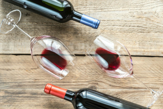 https://www.freepik.com/premium-photo/glasses-with-red-wine_8976850.htm#page=1&query=Pinot%20Noir&position=19