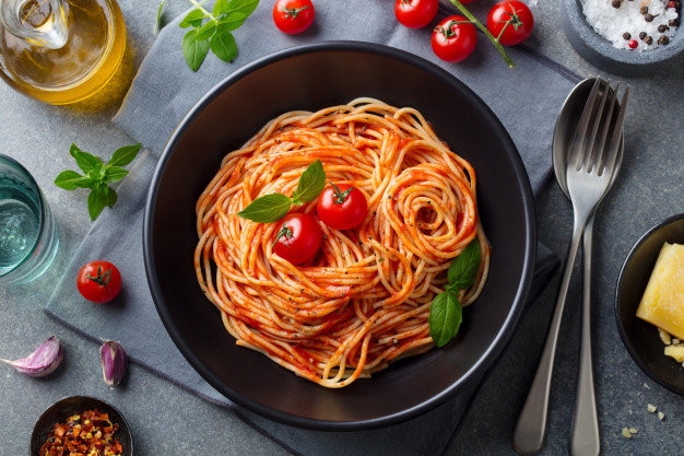 https://www.freepik.com/premium-photo/pasta-spaghetti-with-tomato-sauce-black-bowl-top-view_6439307.htm