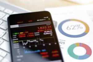 https://www.freepik.com/premium-photo/smartphone-showing-stock-market-trend_8591637.htm