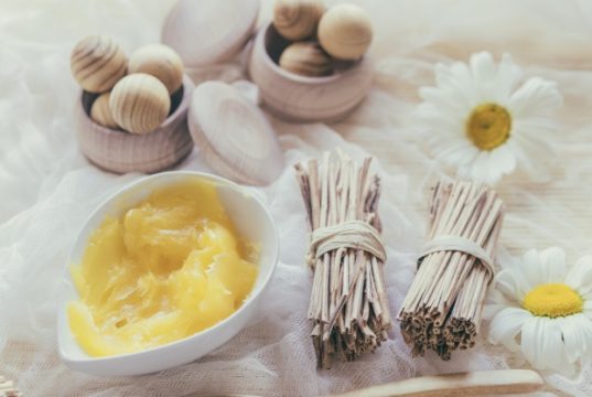 https://www.freepik.com/free-photo/shea-butter-sticks-boxes_1363290.htm#page=1&query=shea+butter&position=1