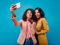 https://www.freepik.com/free-photo/amazing-woman-yellow-jacket-posing-while-her-friend-taking-picture_12306612.htm#page=2&query=selfie&position=38