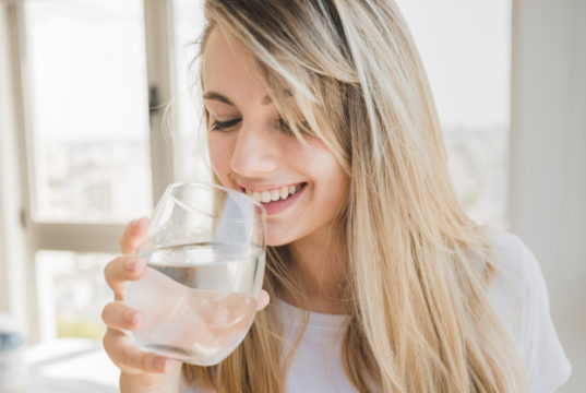 https://www.freepik.com/premium-photo/healthy-girl-drinking-glass-water_4168039.htm#page=1&query=drinking%20water&position=42