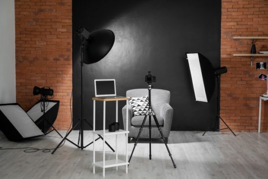 https://www.freepik.com/premium-photo/interior-photo-studio-with-modern-equipment_13807598.htm#query=furniture%20photographer&position=27