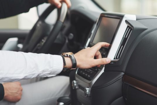 https://www.freepik.com/free-photo/man-includes-audio-system-car_10002020.htm?query=road%20trip%20music