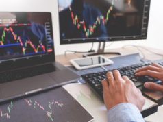 https://www.freepik.com/premium-photo/team-broker-traders-talking-about-forex-multiple-computer-screens-stock-market_12600352.htm#page=1&query=multiple%20stock%20trades&position=13